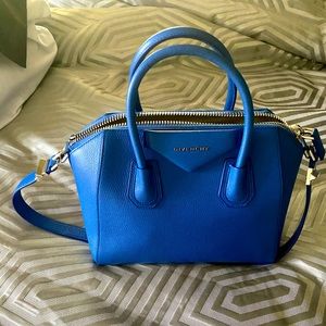 Givenchy Antigona - Blue